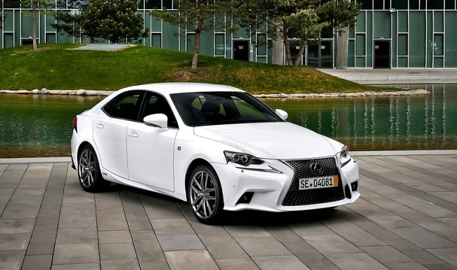 Noleggio Lungo Termine Lexus IS Hybrid